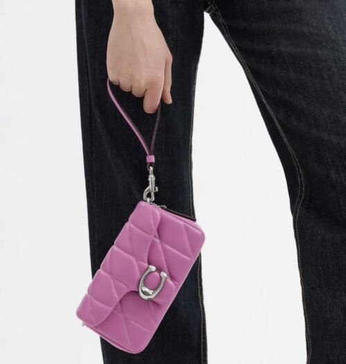 Bolsa Coach Tabby  Wristlet Pillow Quilting - Imagem 5