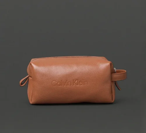 Necessaire Calvin Klein em couro marrom